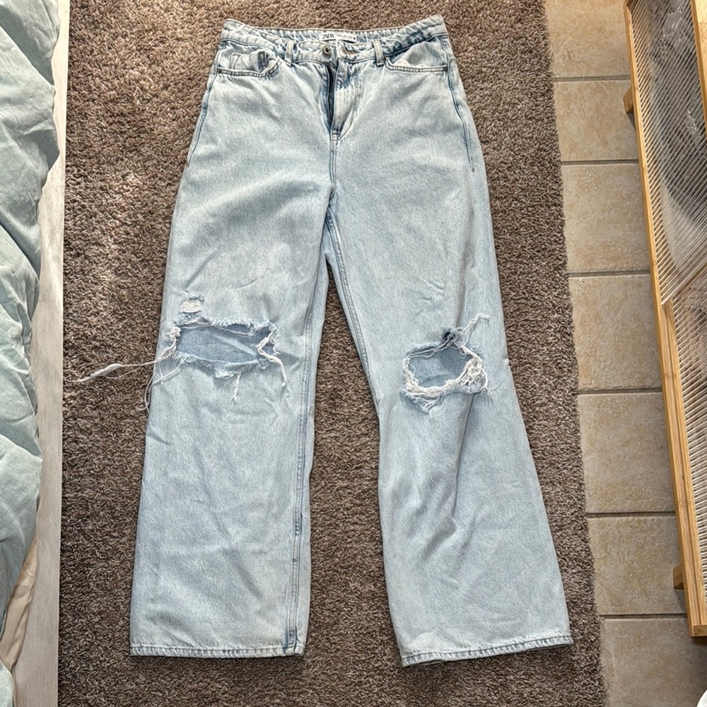 Distressed high-waisted Light Blue Jeans